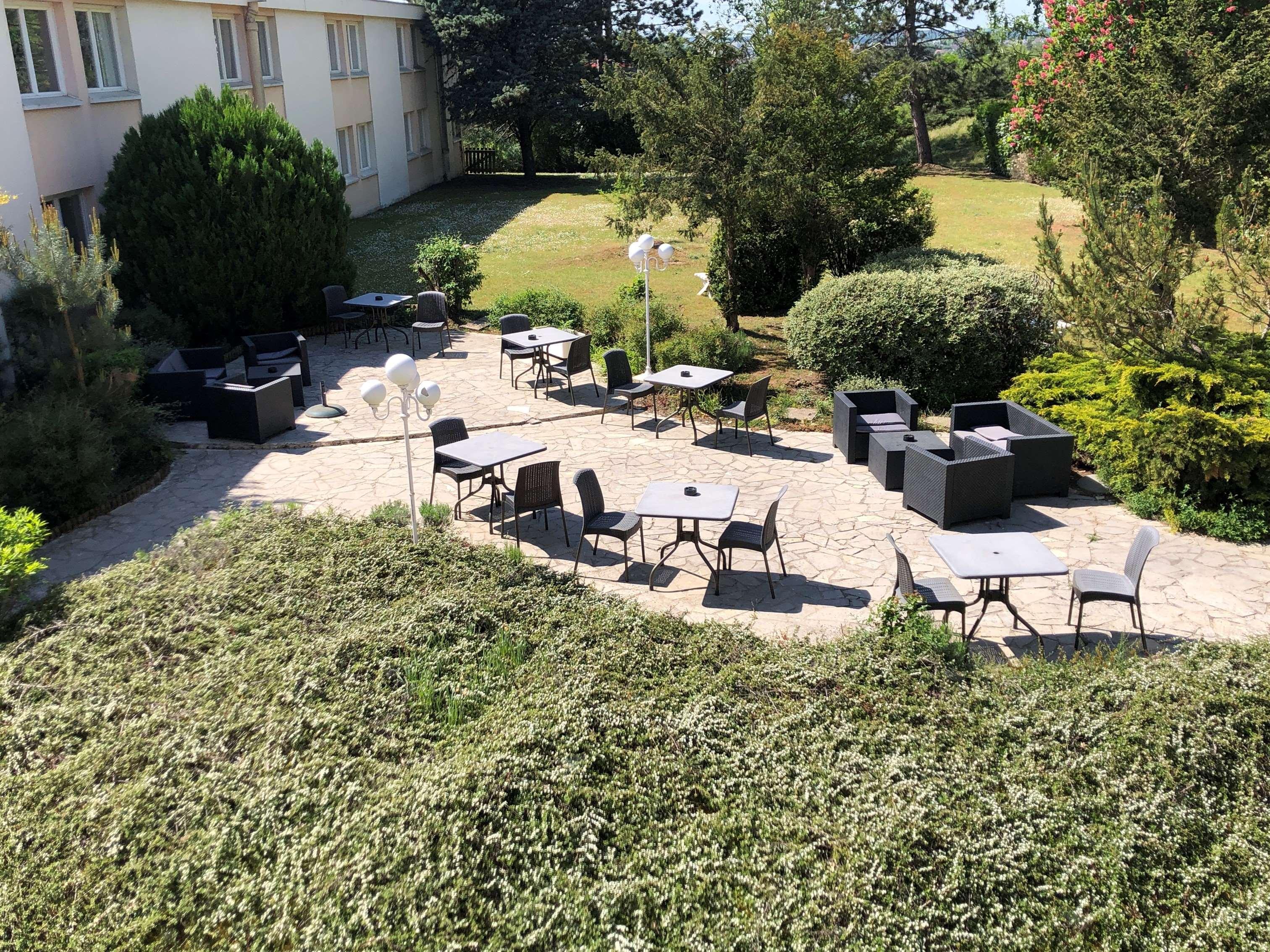 Kyriad Nemours Exterior foto