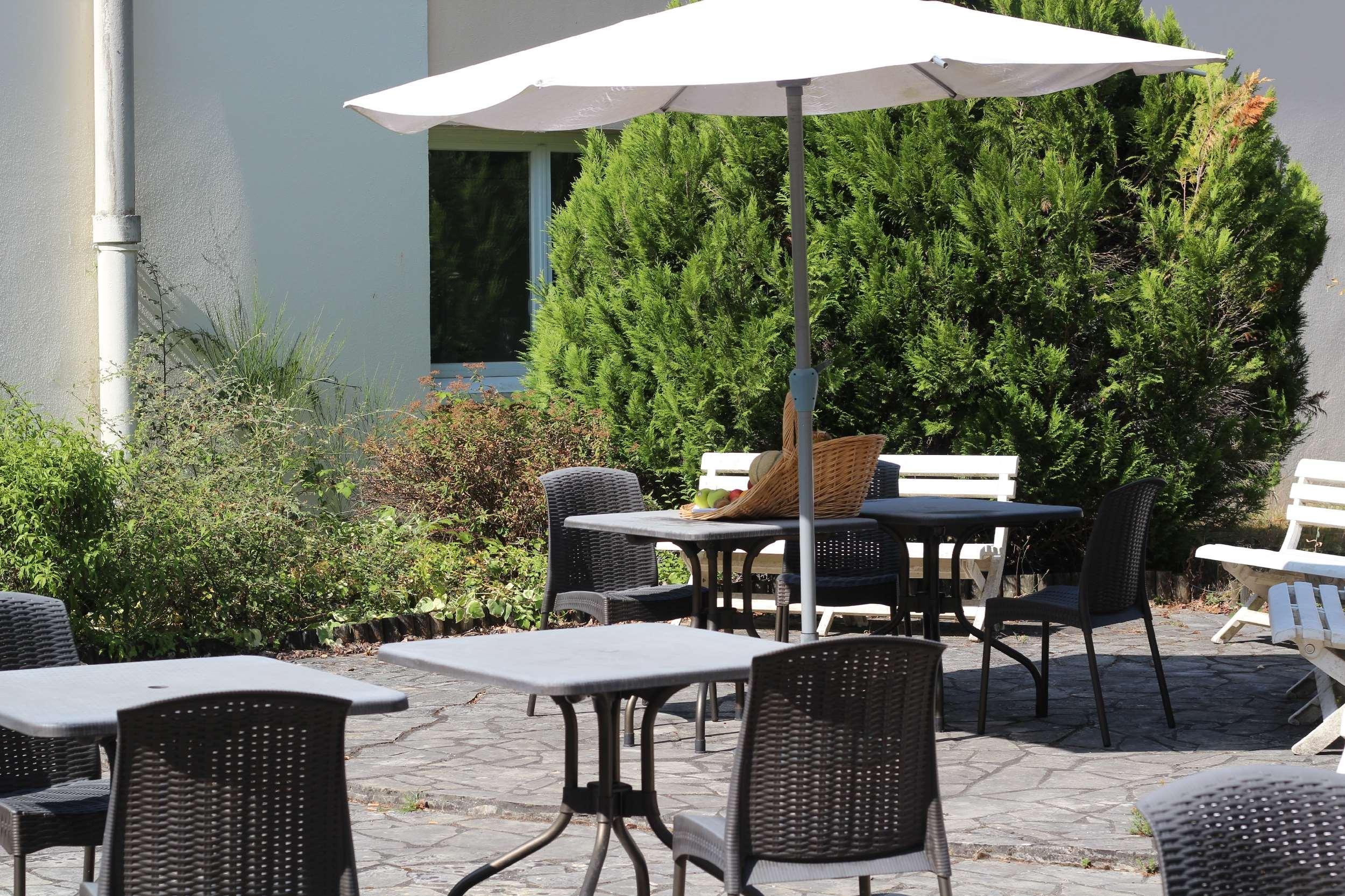 Kyriad Nemours Exterior foto